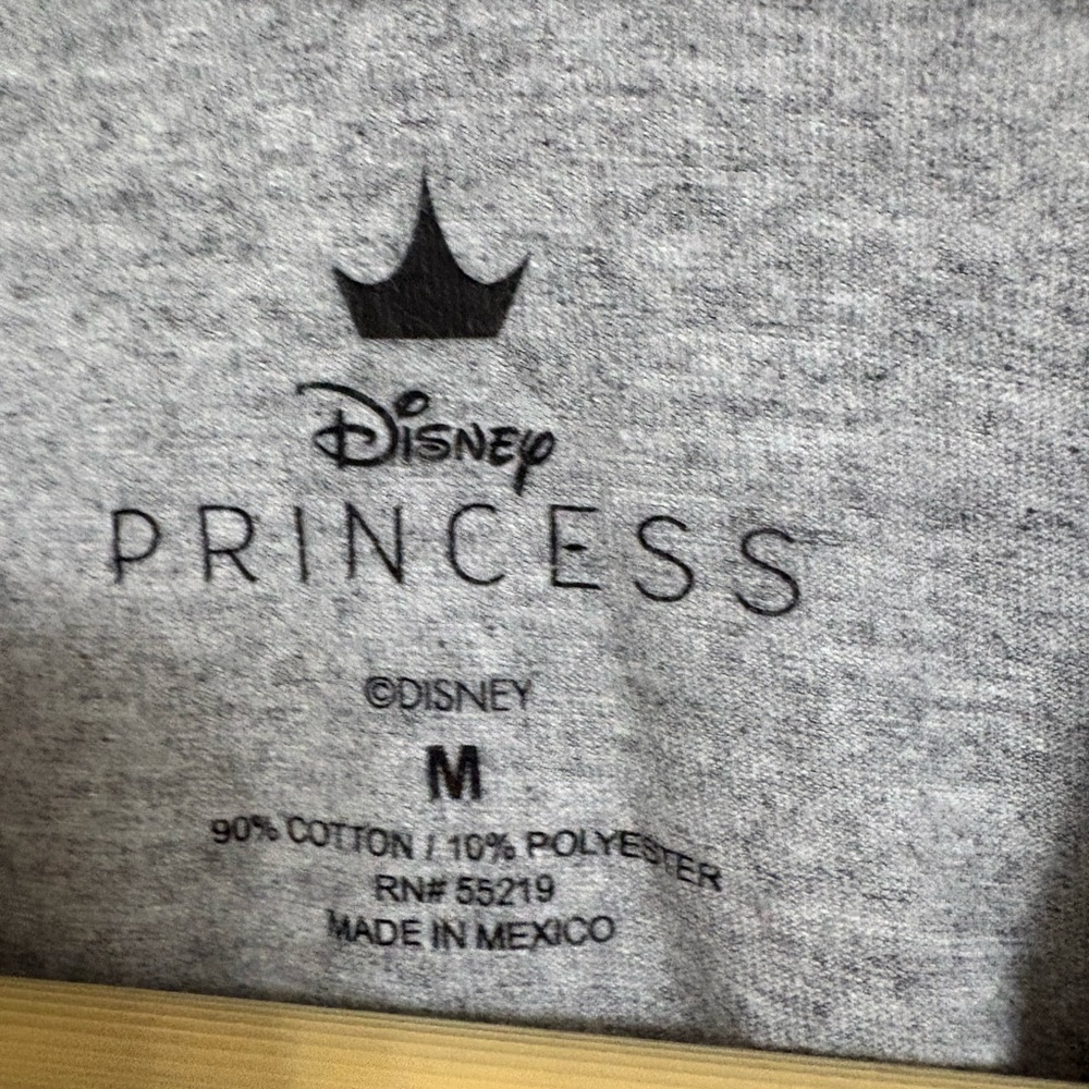👑Disney Gray Tee with Princess Design👑 - Picture 2 of 3